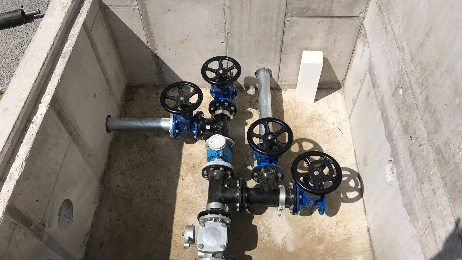 Galerie Bodenleitungen